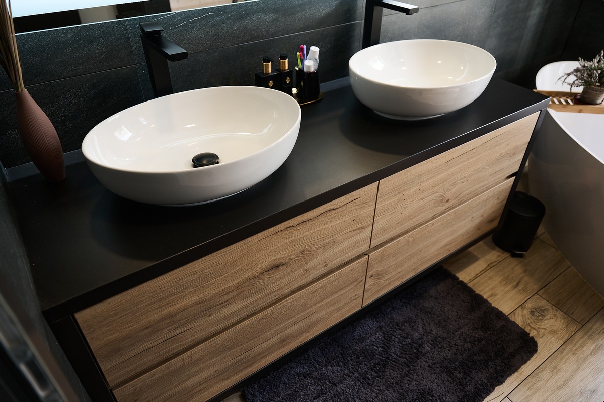 Černá koupelna - luxusní detaily