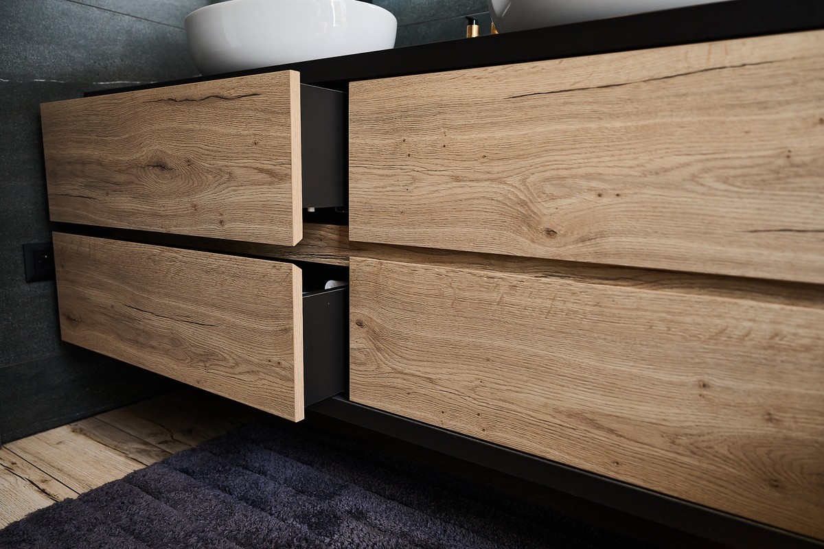 Černá koupelna - atmosférické osvětlení