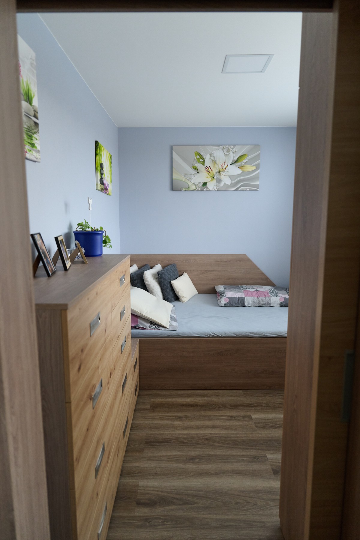 Hnědá ložnice - celkový pohled