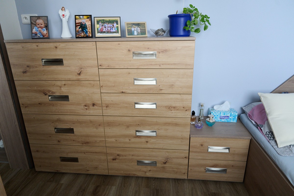 Hnědá ložnice - ložní část