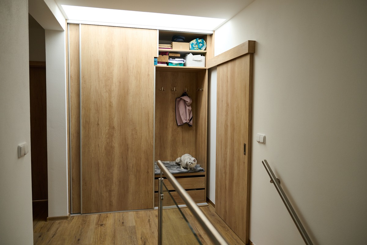 Skříně a dveře - detail dveří