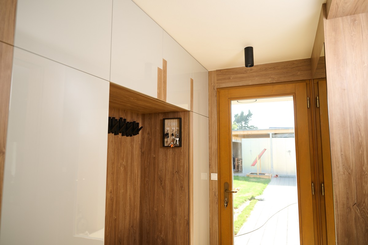 Skříně, dveře a botník - funkční řešení